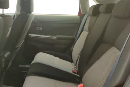 punainen Mitsubishi ASX 2018 kuva 10.