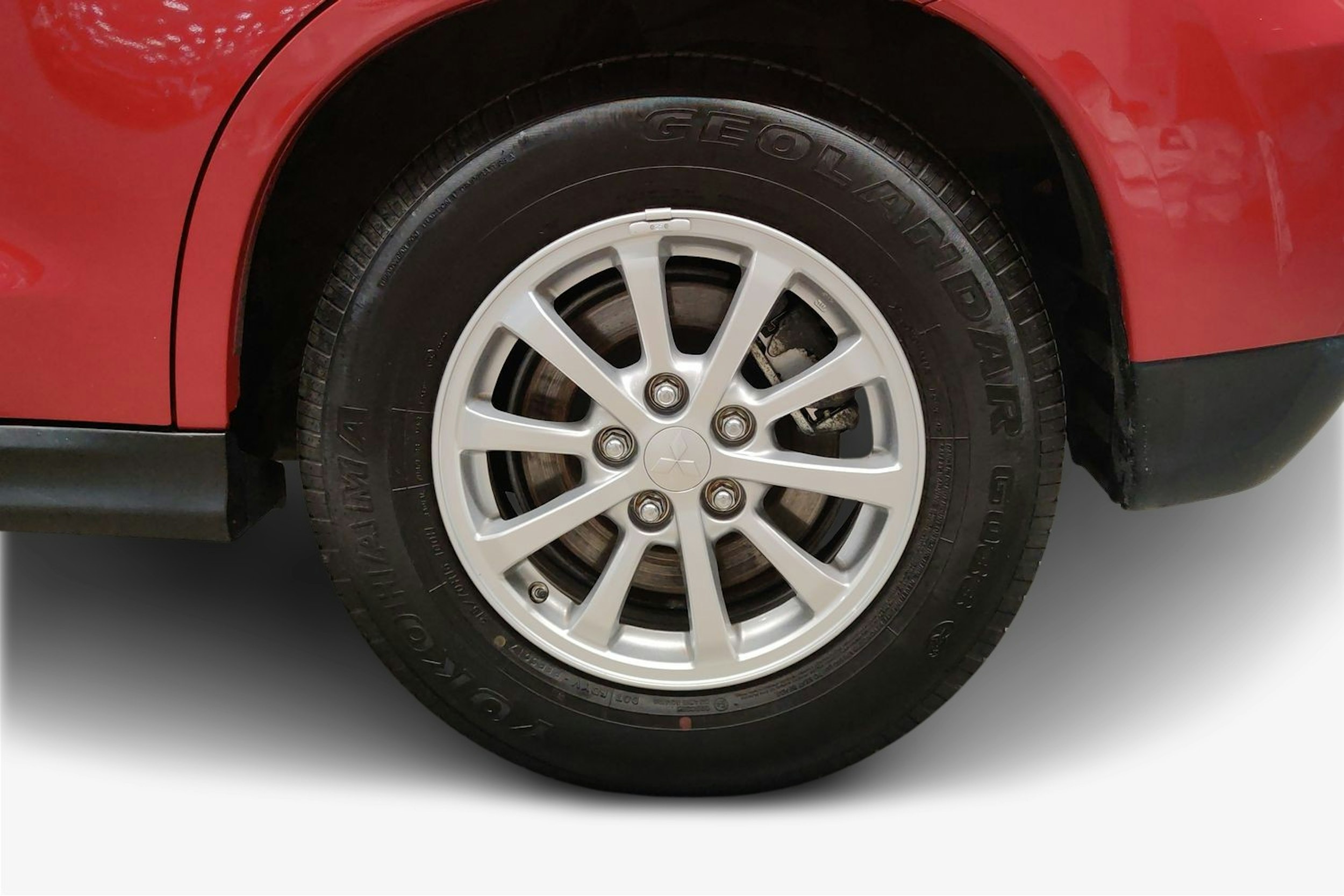 punainen Mitsubishi ASX 2018 kuva 11.