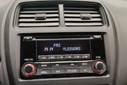 punainen Mitsubishi ASX 2018 kuva 17.