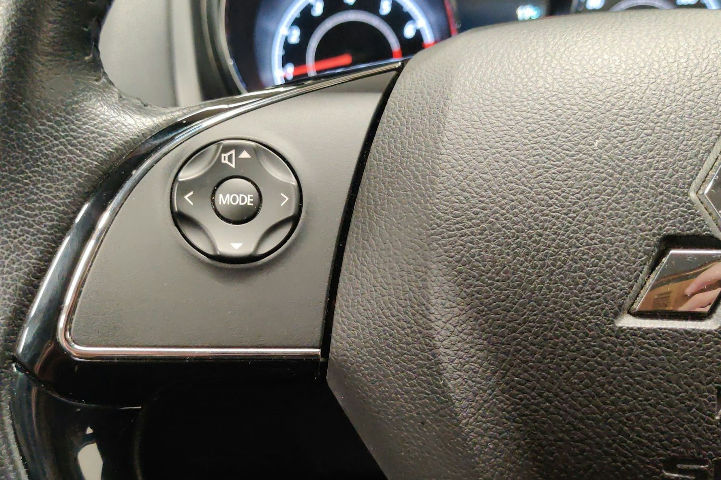 punainen Mitsubishi ASX 2018 kuva 19.