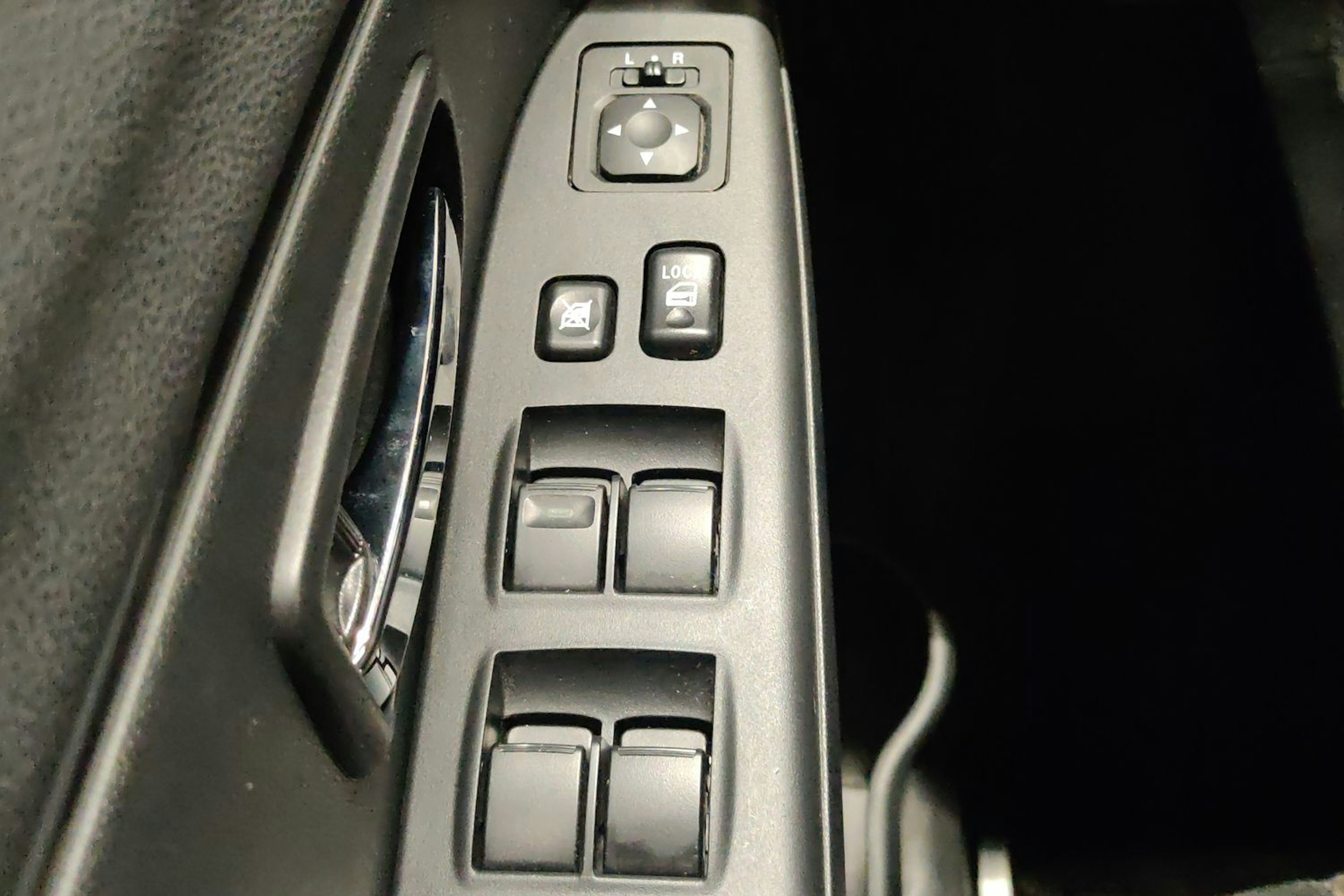 punainen Mitsubishi ASX 2018 kuva 21.