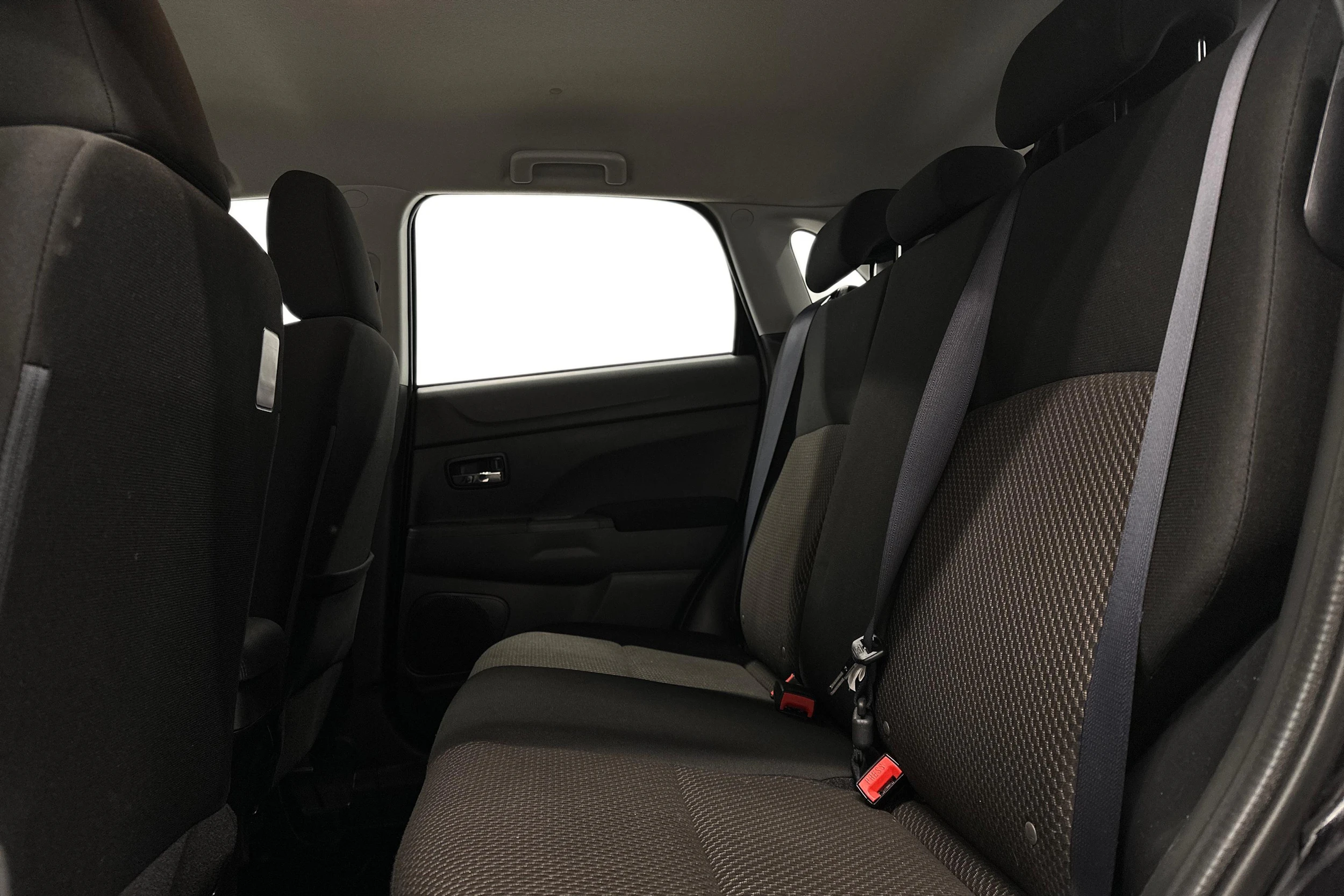 musta Mitsubishi ASX 2018 kuva 8.