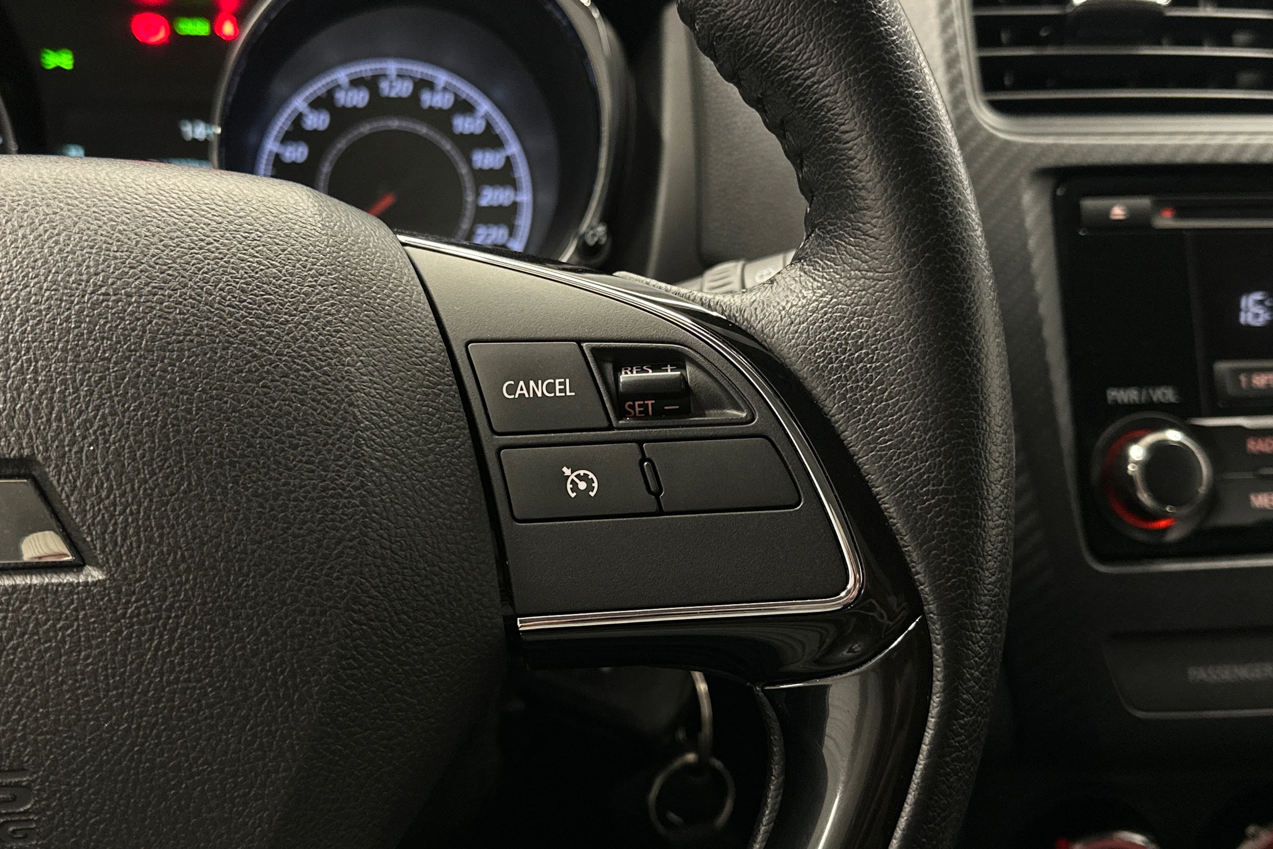 musta Mitsubishi ASX 2018 kuva 12.