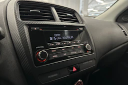 musta Mitsubishi ASX 2018 kuva 14.