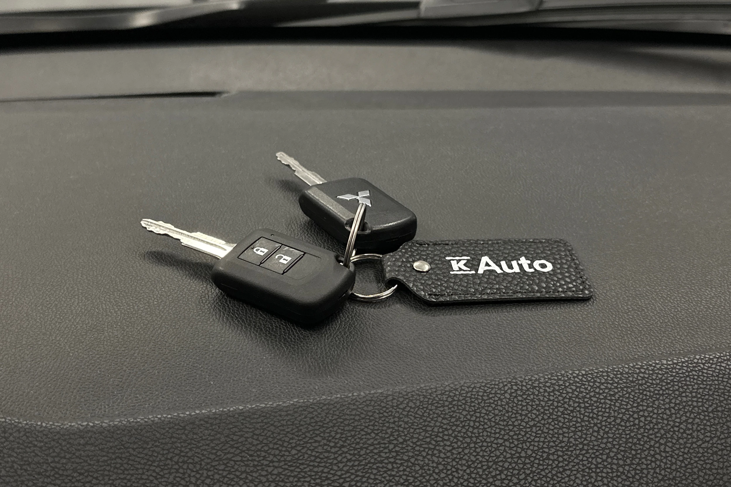 musta Mitsubishi ASX 2018 kuva 18.