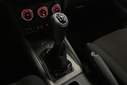 Harmaa Mitsubishi ASX 2018 kuva 19.