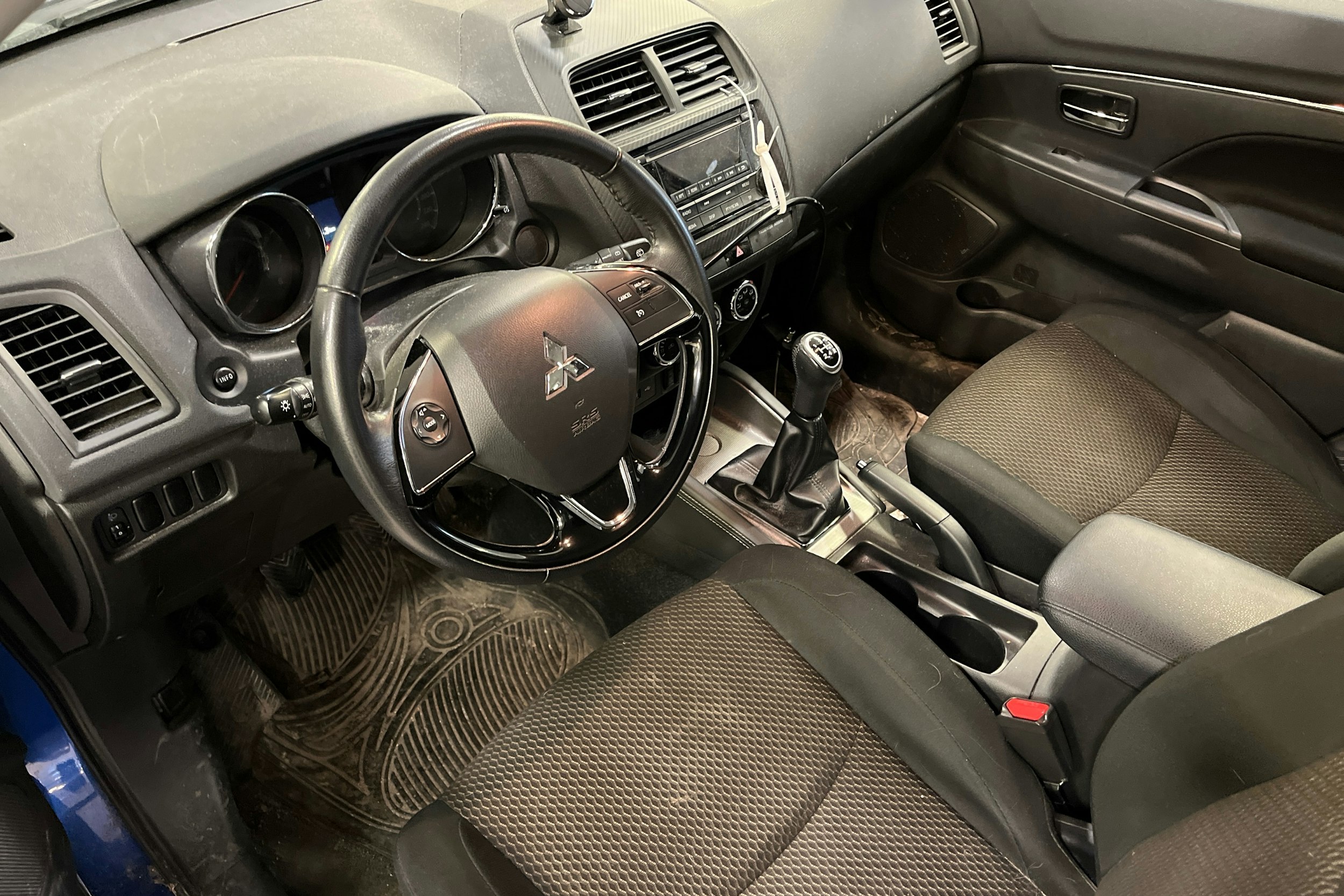 sininen Mitsubishi ASX 2019 kuva 3.