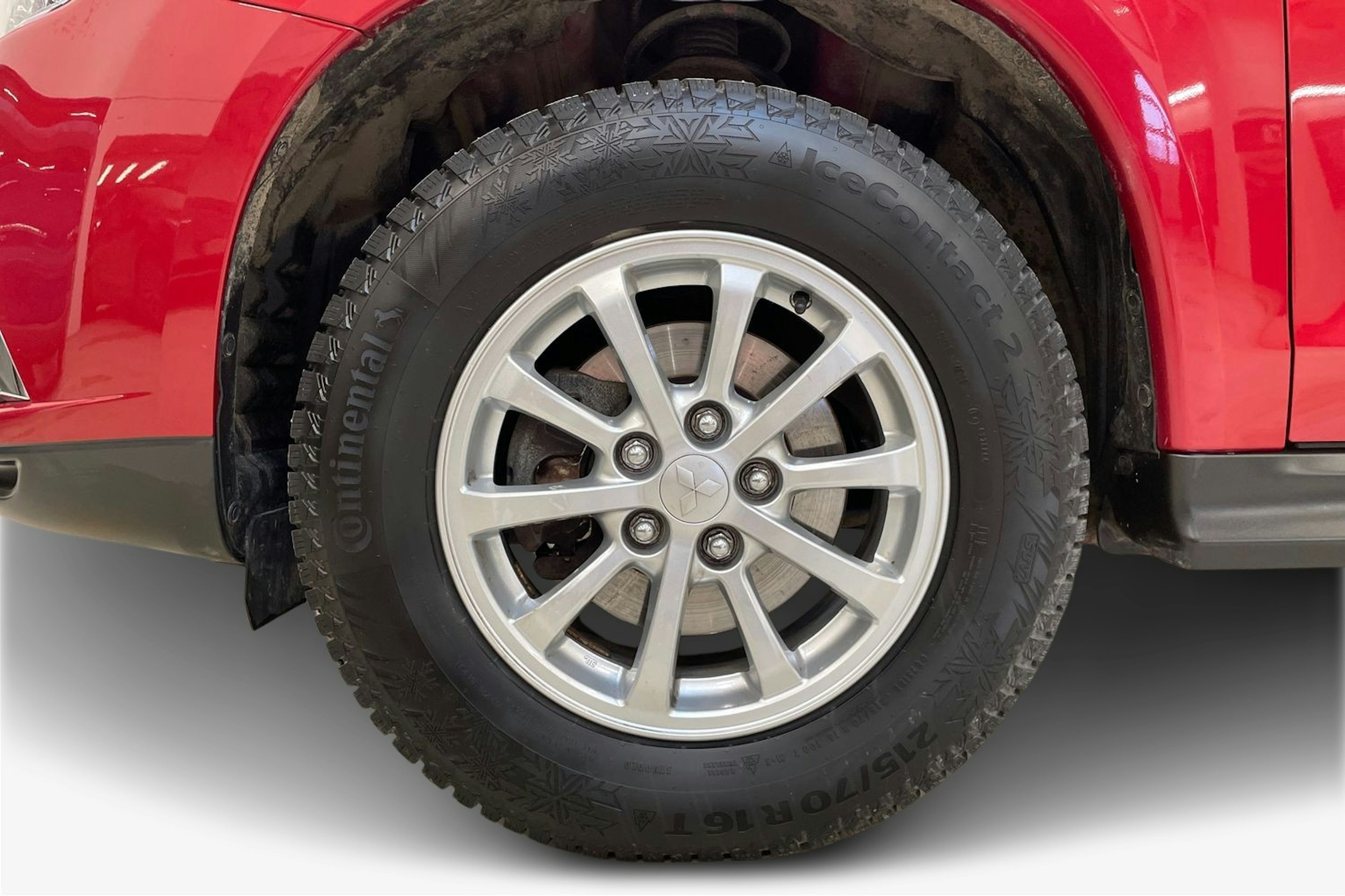 punainen Mitsubishi ASX 2019 kuva 11.