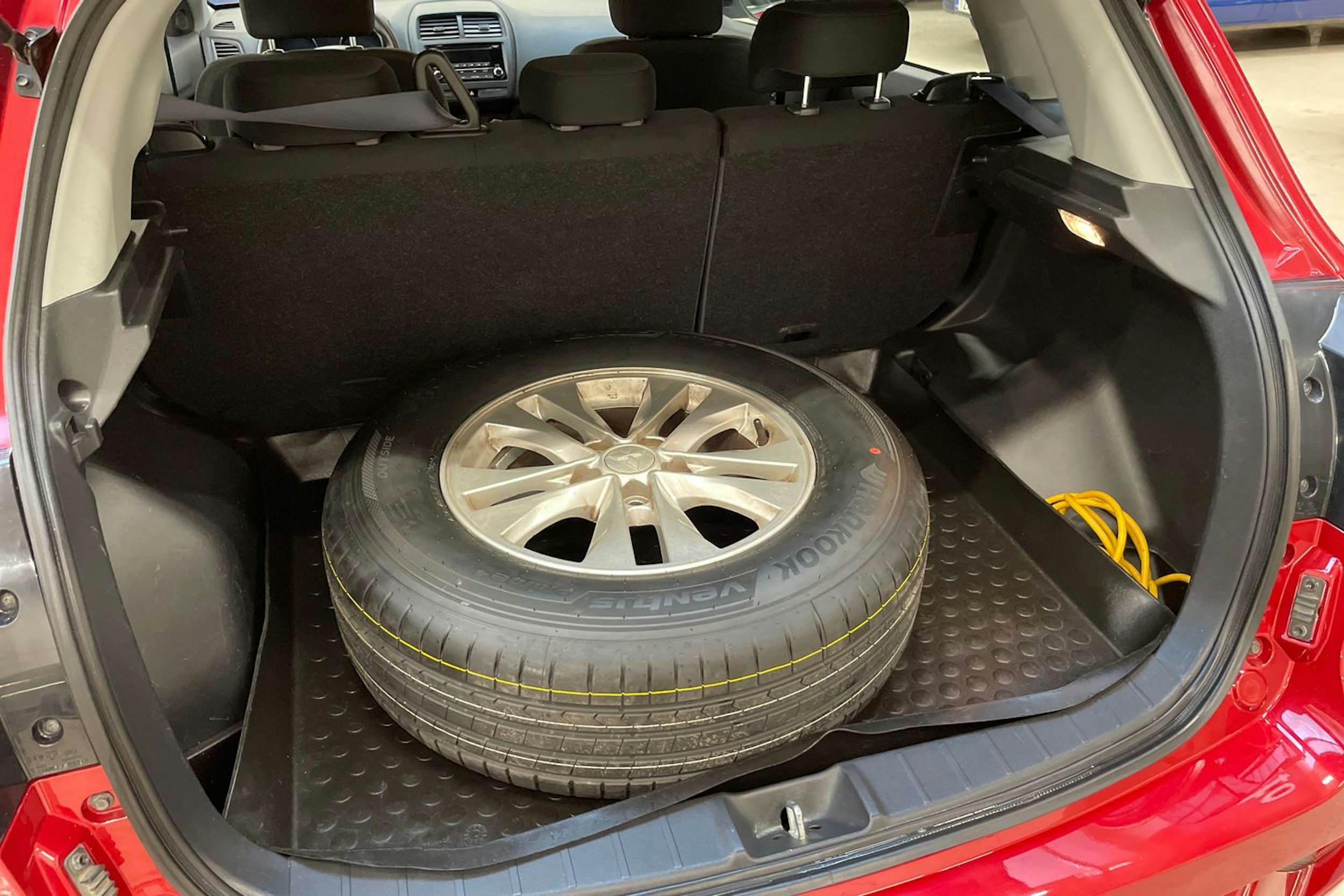 punainen Mitsubishi ASX 2019 kuva 15.