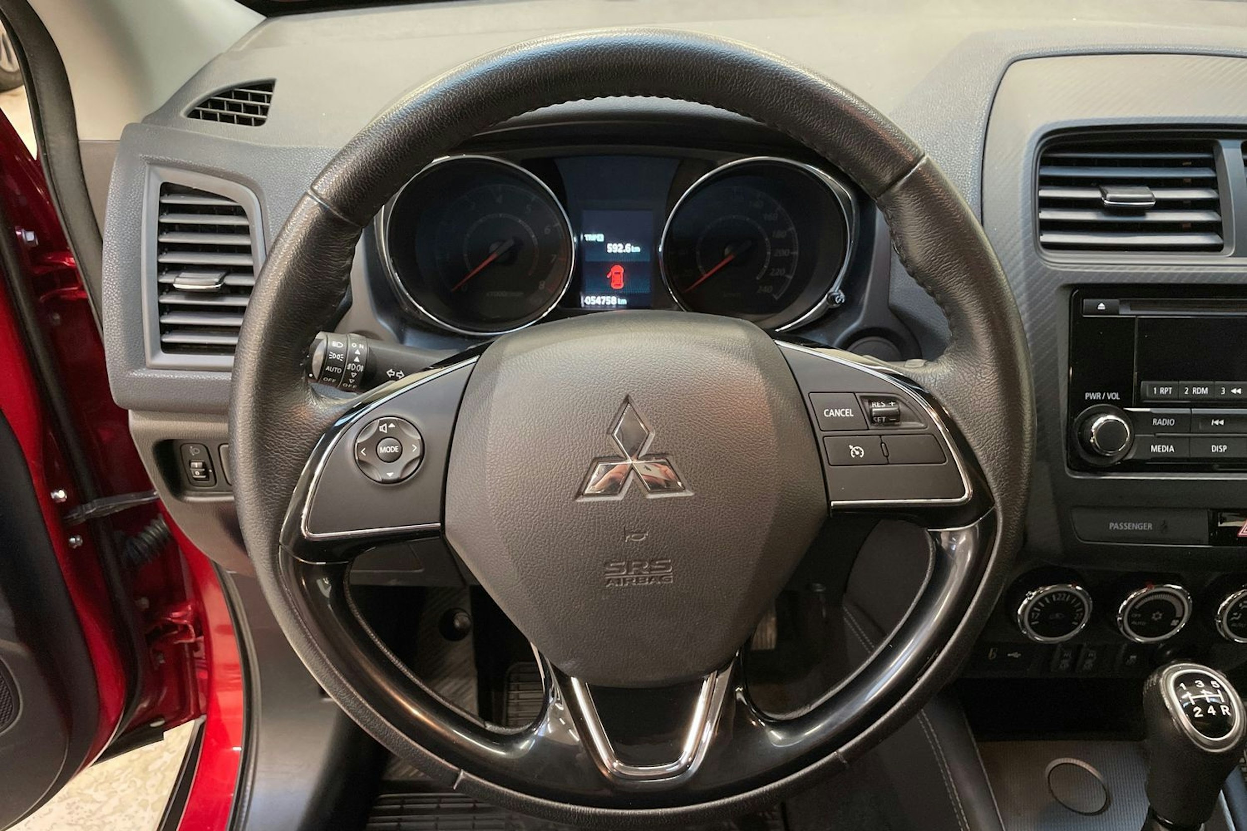 punainen Mitsubishi ASX 2019 kuva 16.