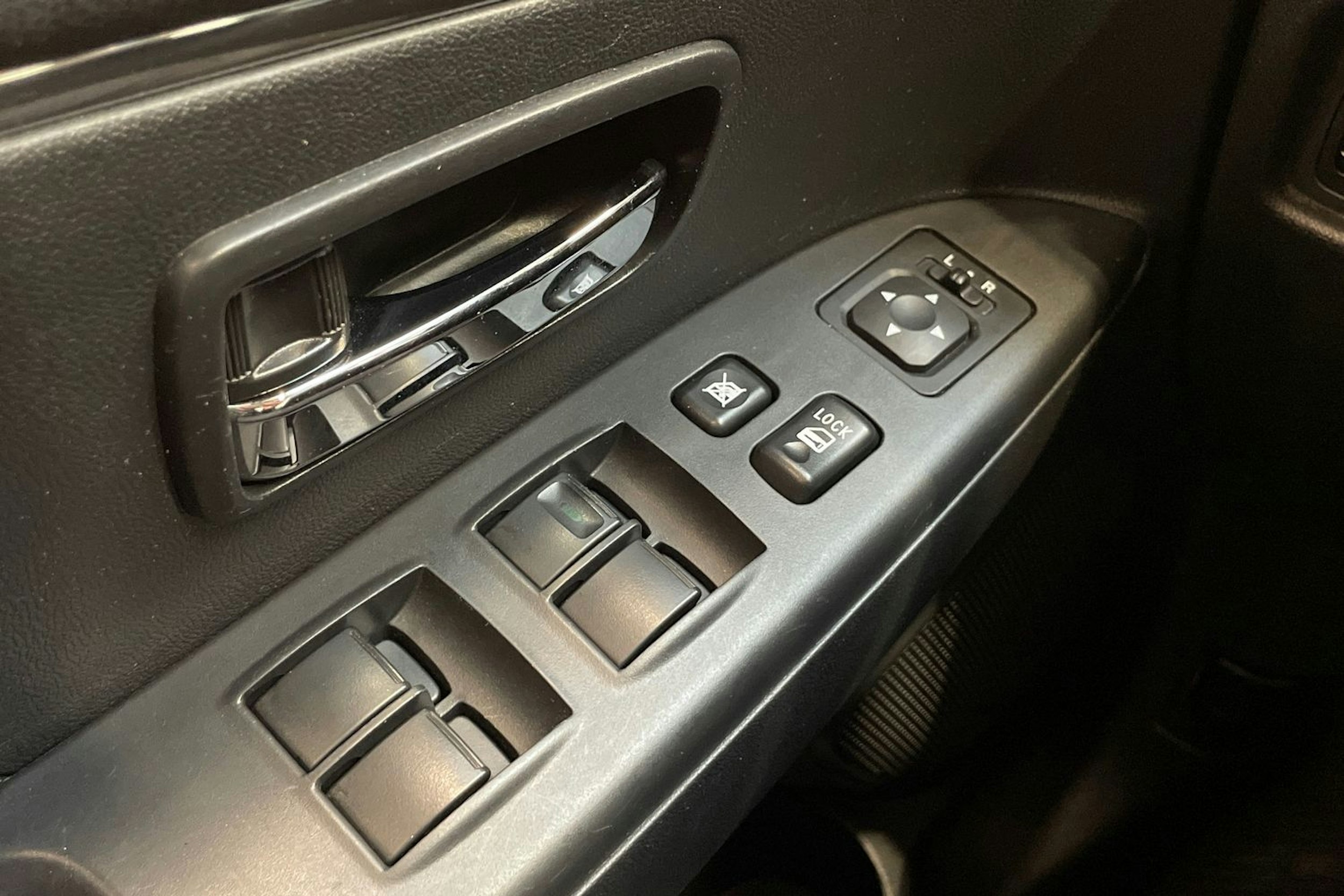 punainen Mitsubishi ASX 2019 kuva 25.