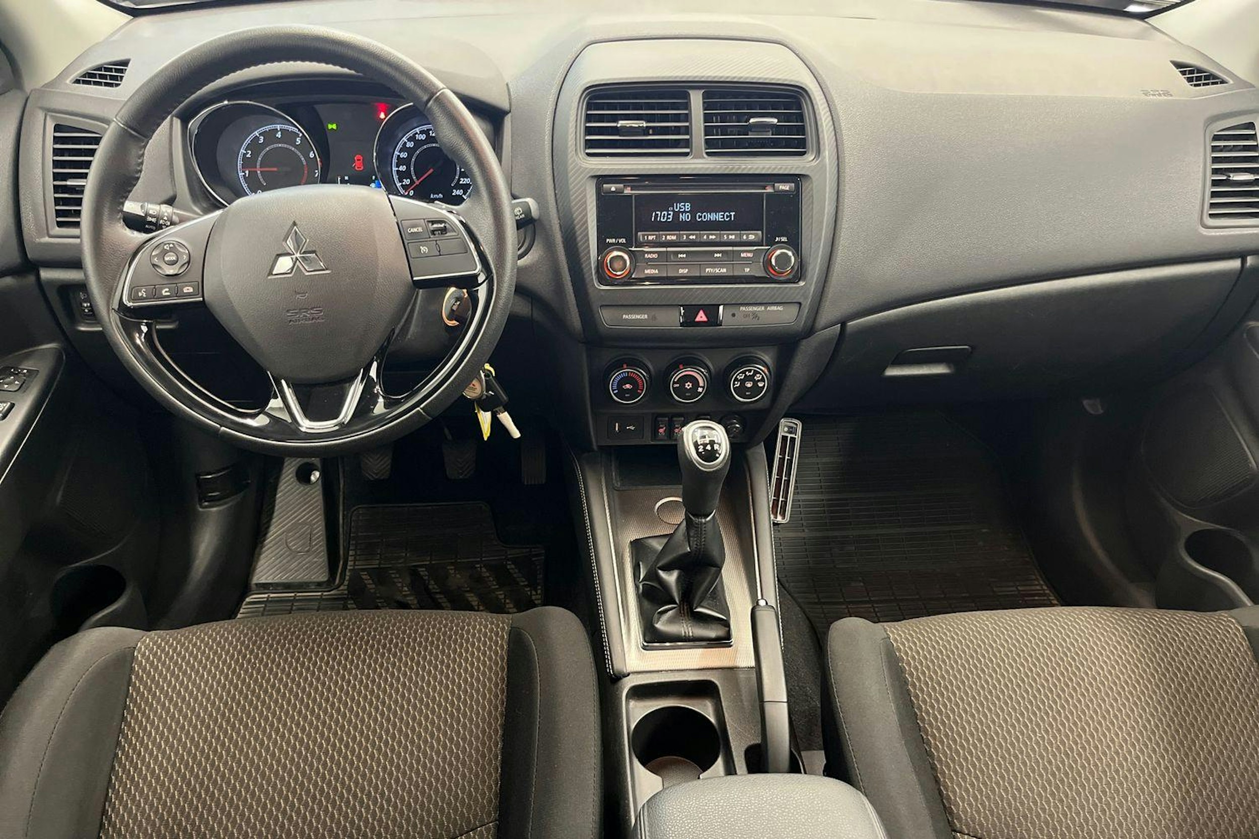 Ruskea (beige) Mitsubishi ASX 2020 kuva 9.