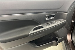Ruskea (beige) Mitsubishi ASX 2020 kuva 14.