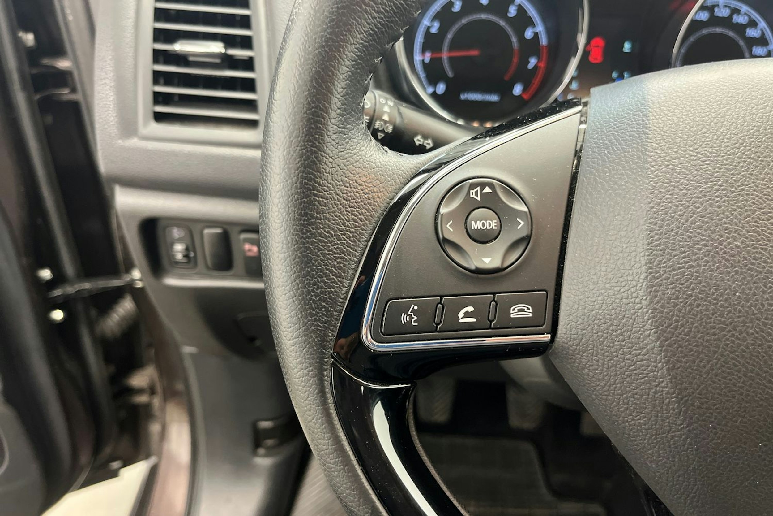 Ruskea (beige) Mitsubishi ASX 2020 kuva 16.
