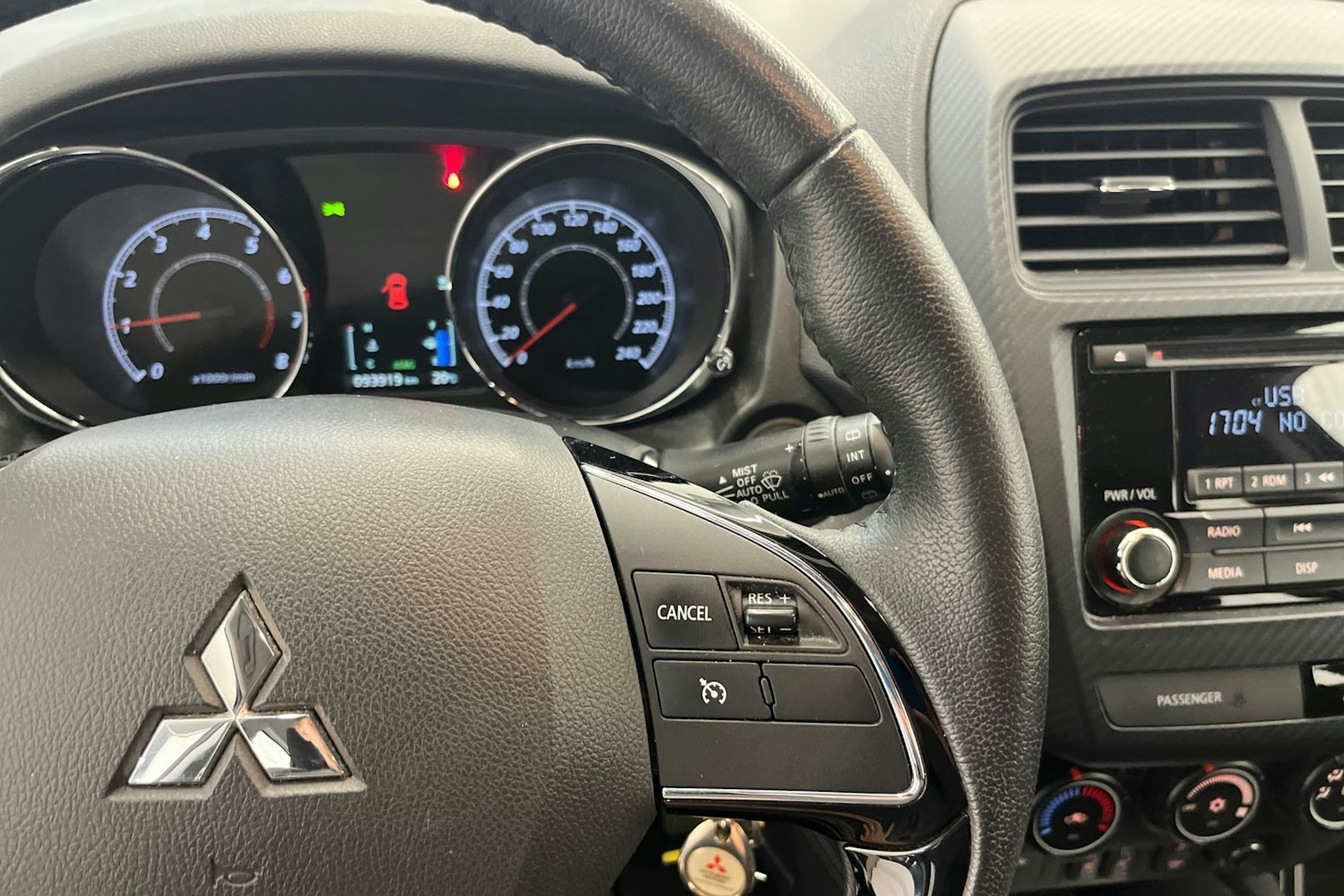 Ruskea (beige) Mitsubishi ASX 2020 kuva 17.