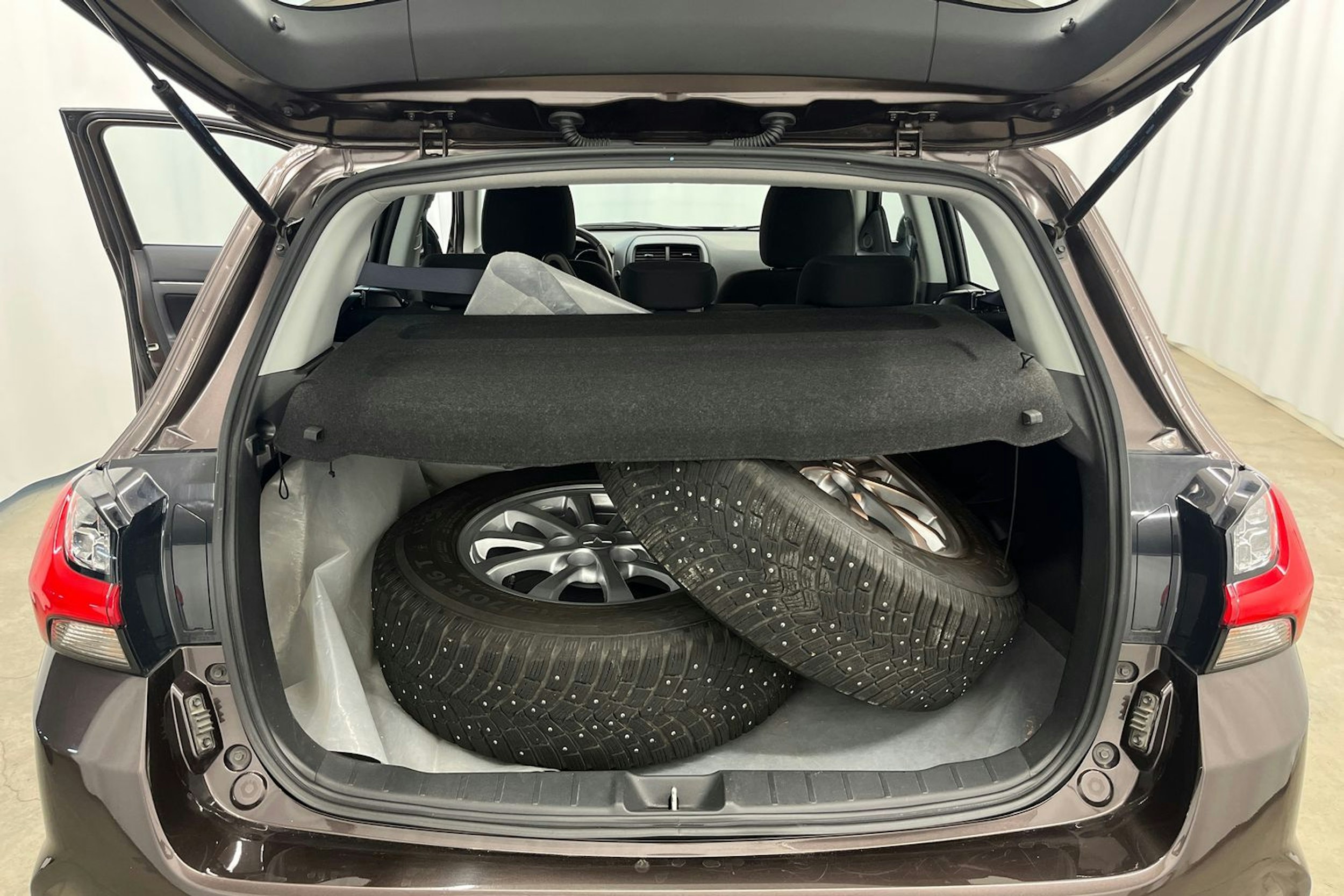 Ruskea (beige) Mitsubishi ASX 2020 kuva 20.