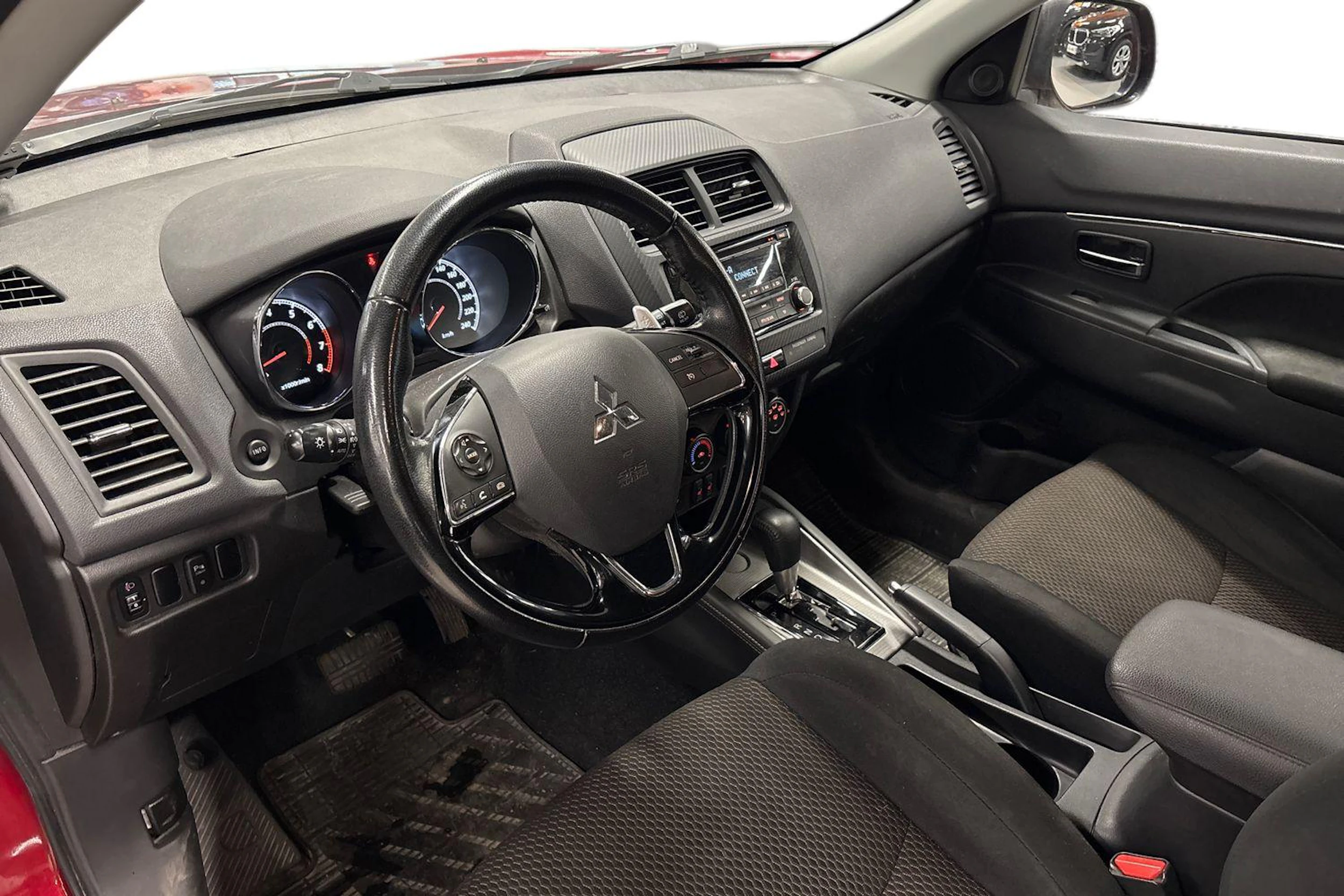 punainen Mitsubishi ASX 2020 kuva 3.