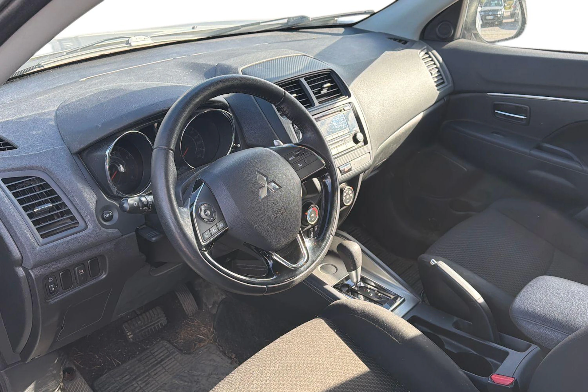 harmaa Mitsubishi ASX 2020 kuva 3.