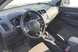 harmaa Mitsubishi ASX 2020 kuva 3.
