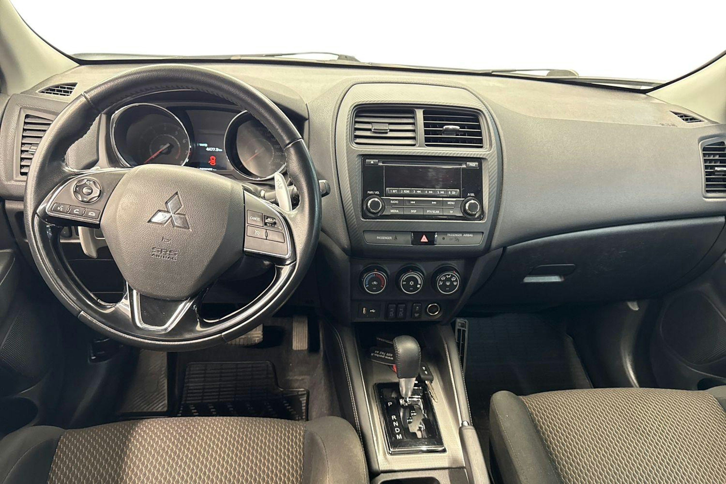 valkoinen Mitsubishi ASX 2021 kuva 9.