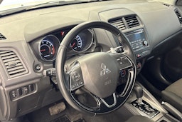 valkoinen Mitsubishi ASX 2021 kuva 13.