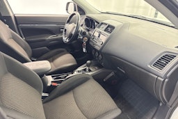 valkoinen Mitsubishi ASX 2021 kuva 17.
