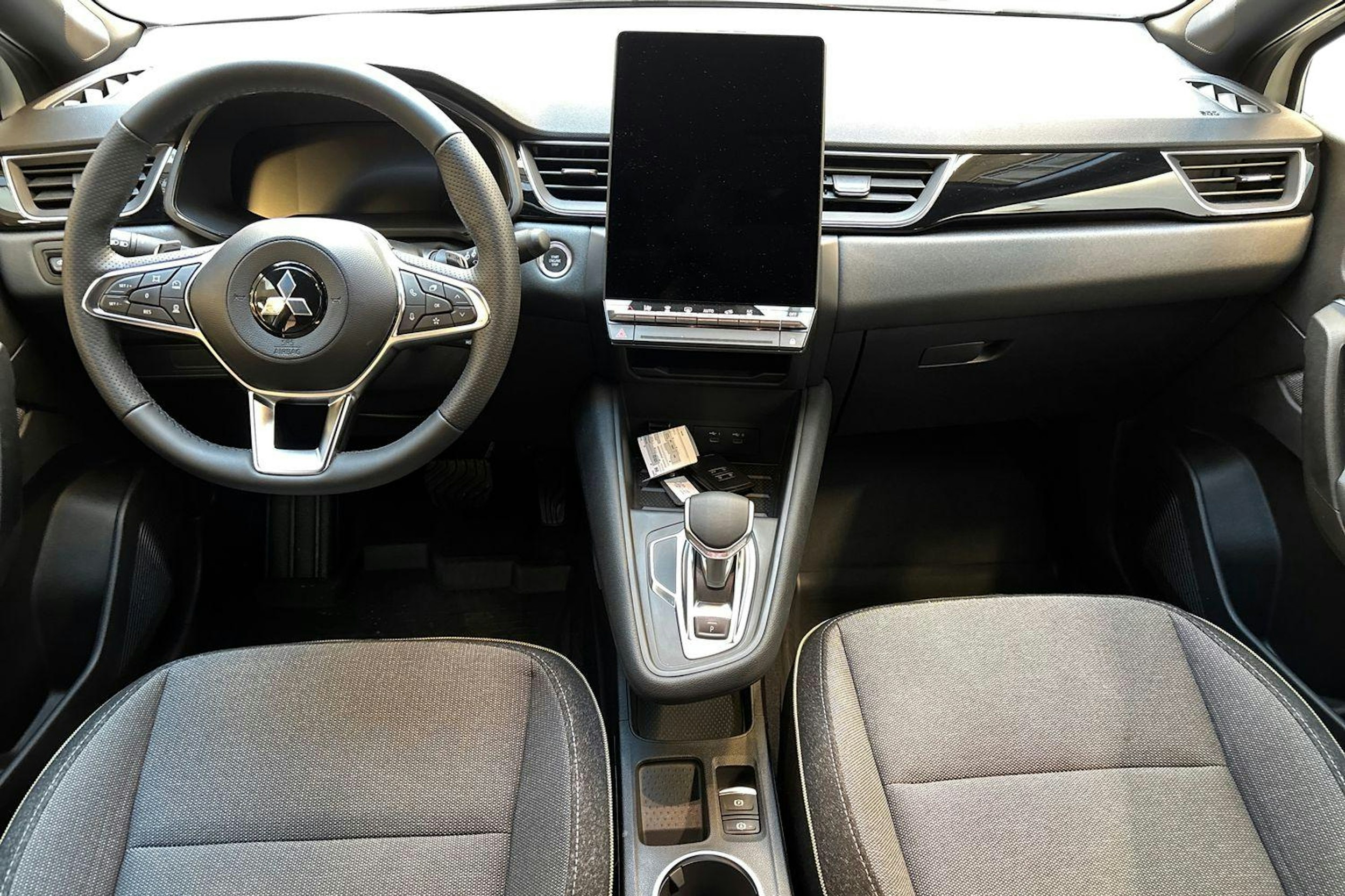 Valkoinen Mitsubishi ASX 2025 kuva 9.