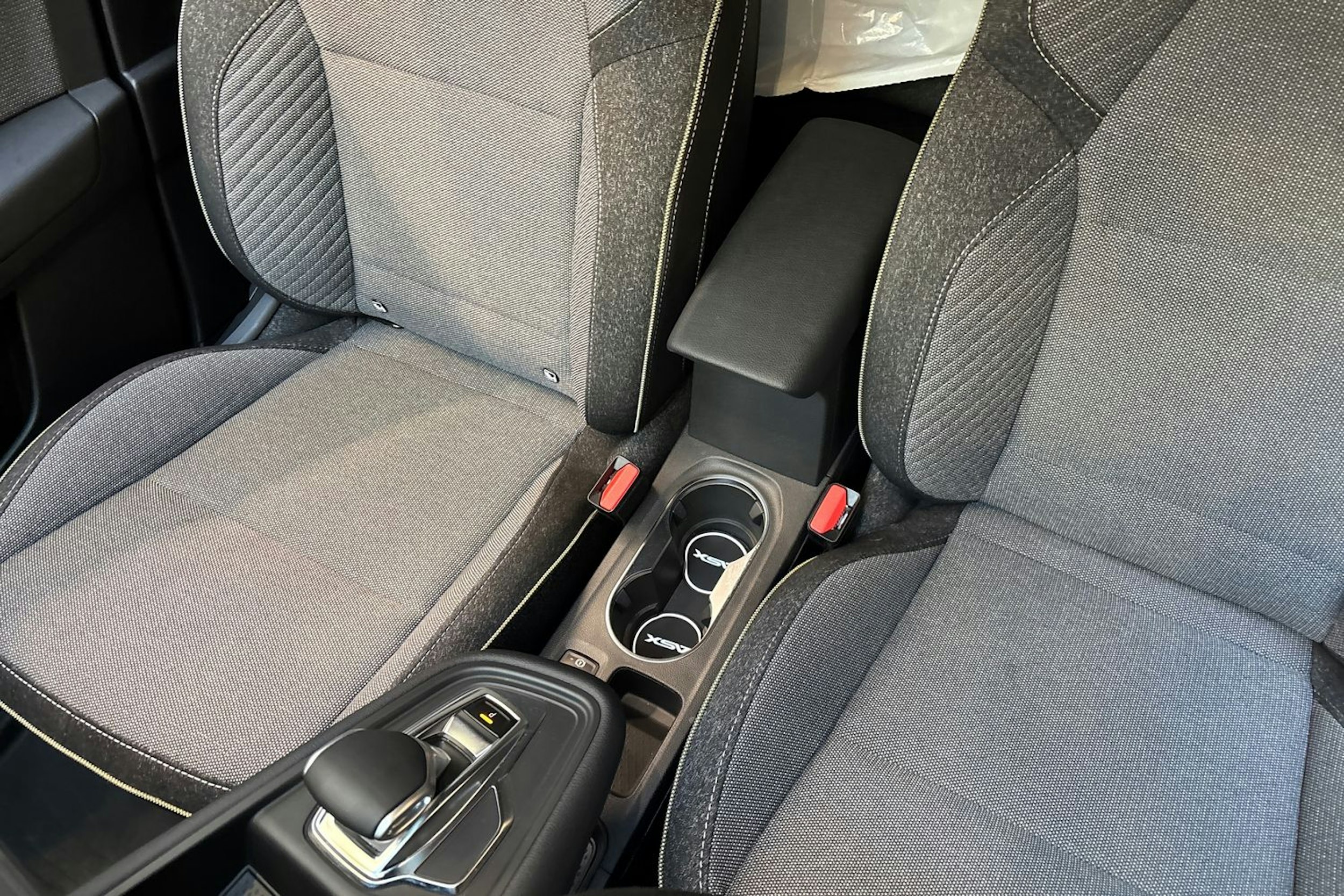 Valkoinen Mitsubishi ASX 2025 kuva 22.