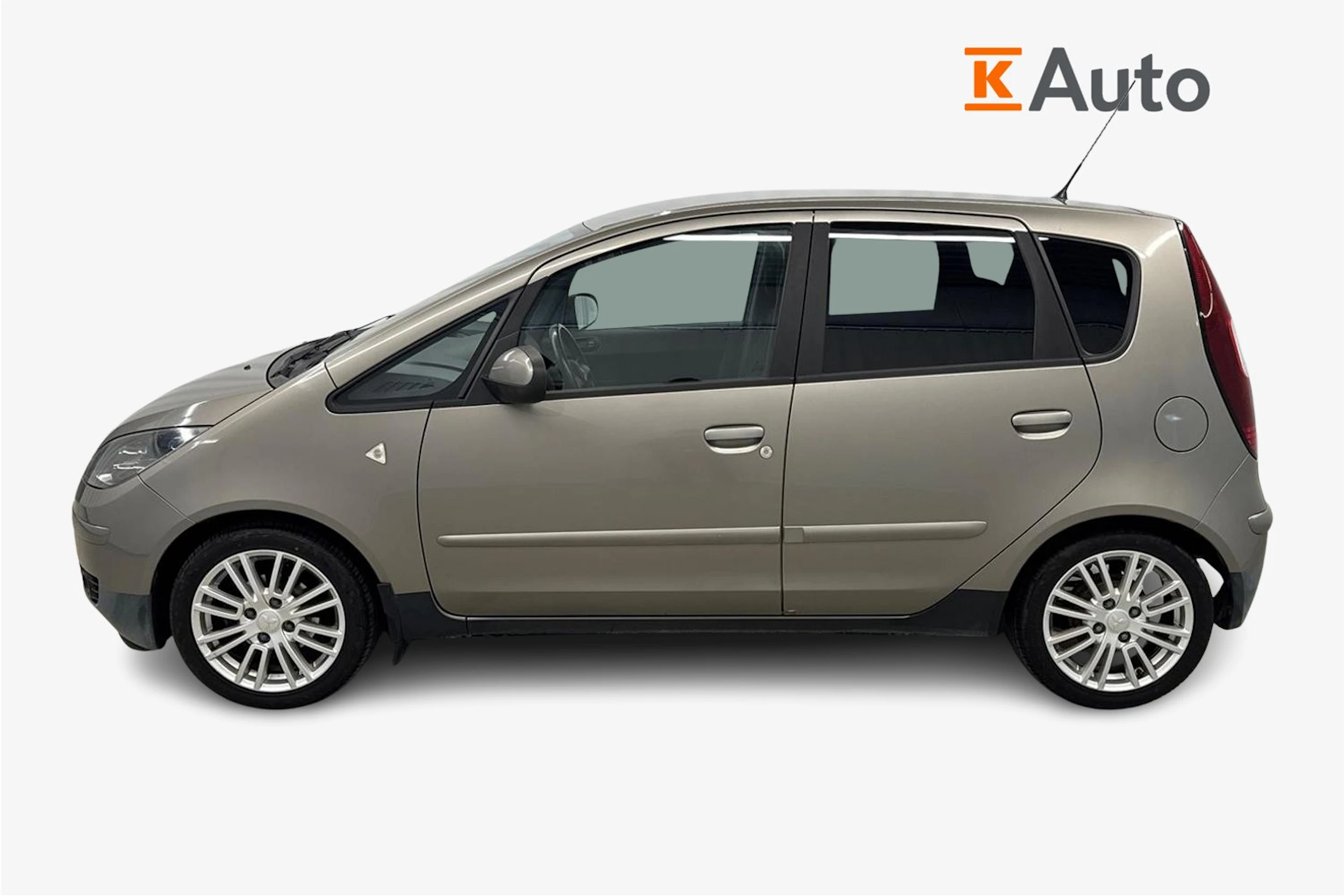 harmaa Mitsubishi Colt 2008 kuva 5.