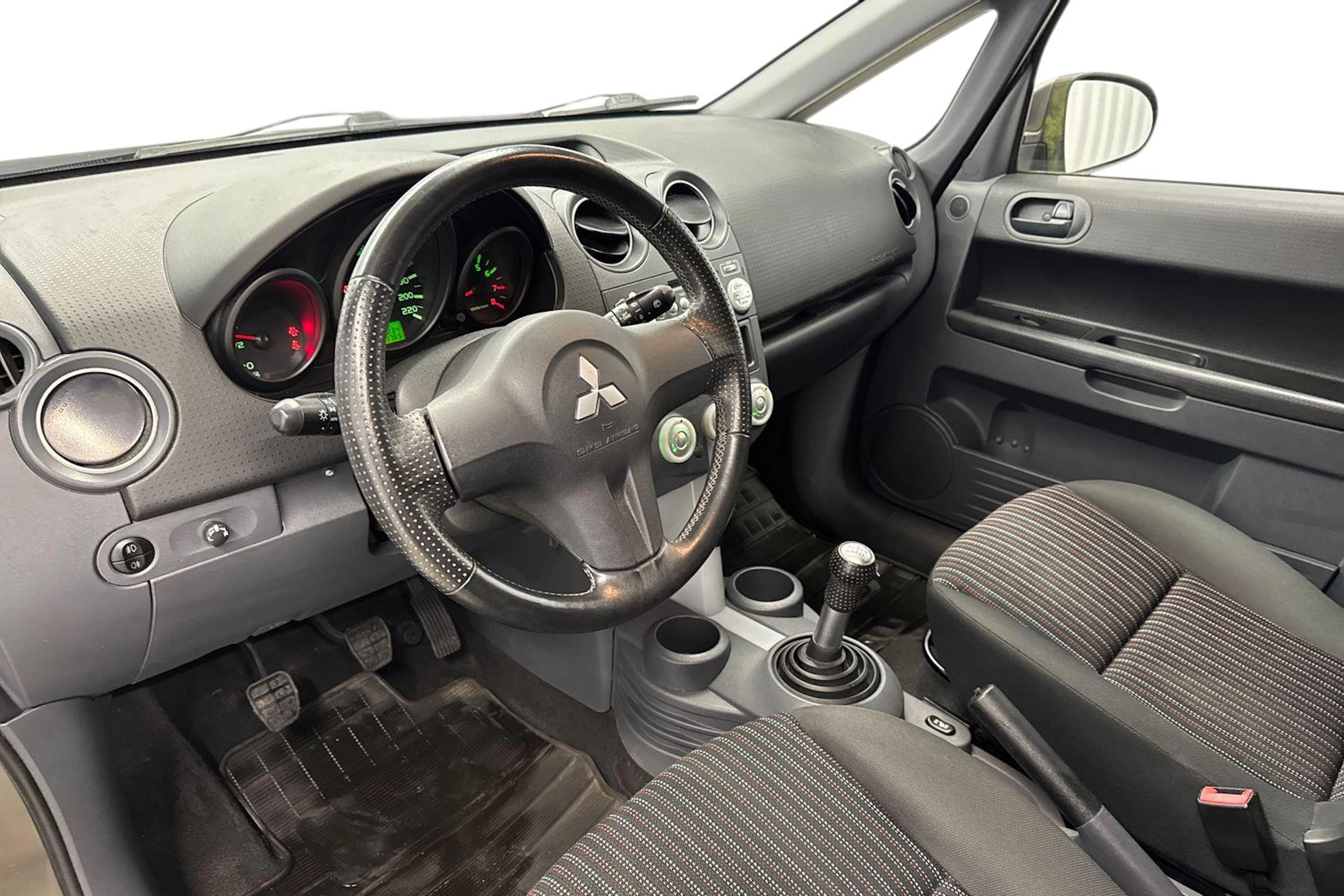harmaa Mitsubishi Colt 2008 kuva 6.