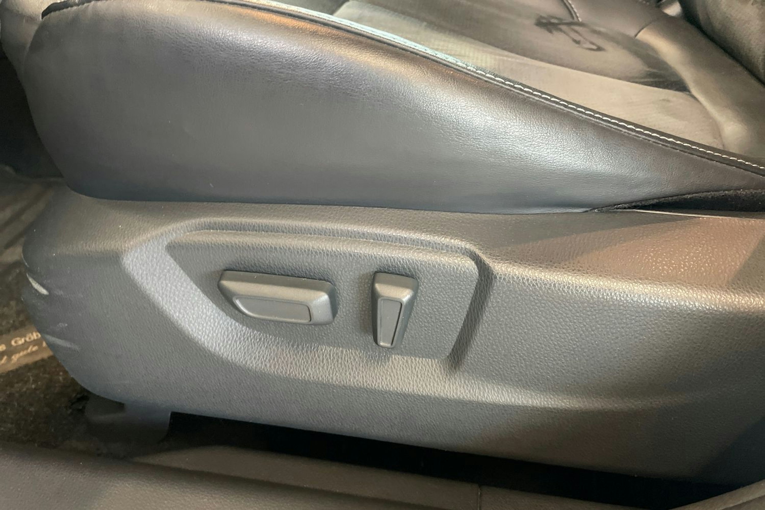ruskea (beige) Mitsubishi Eclipse 2021 kuva 19.