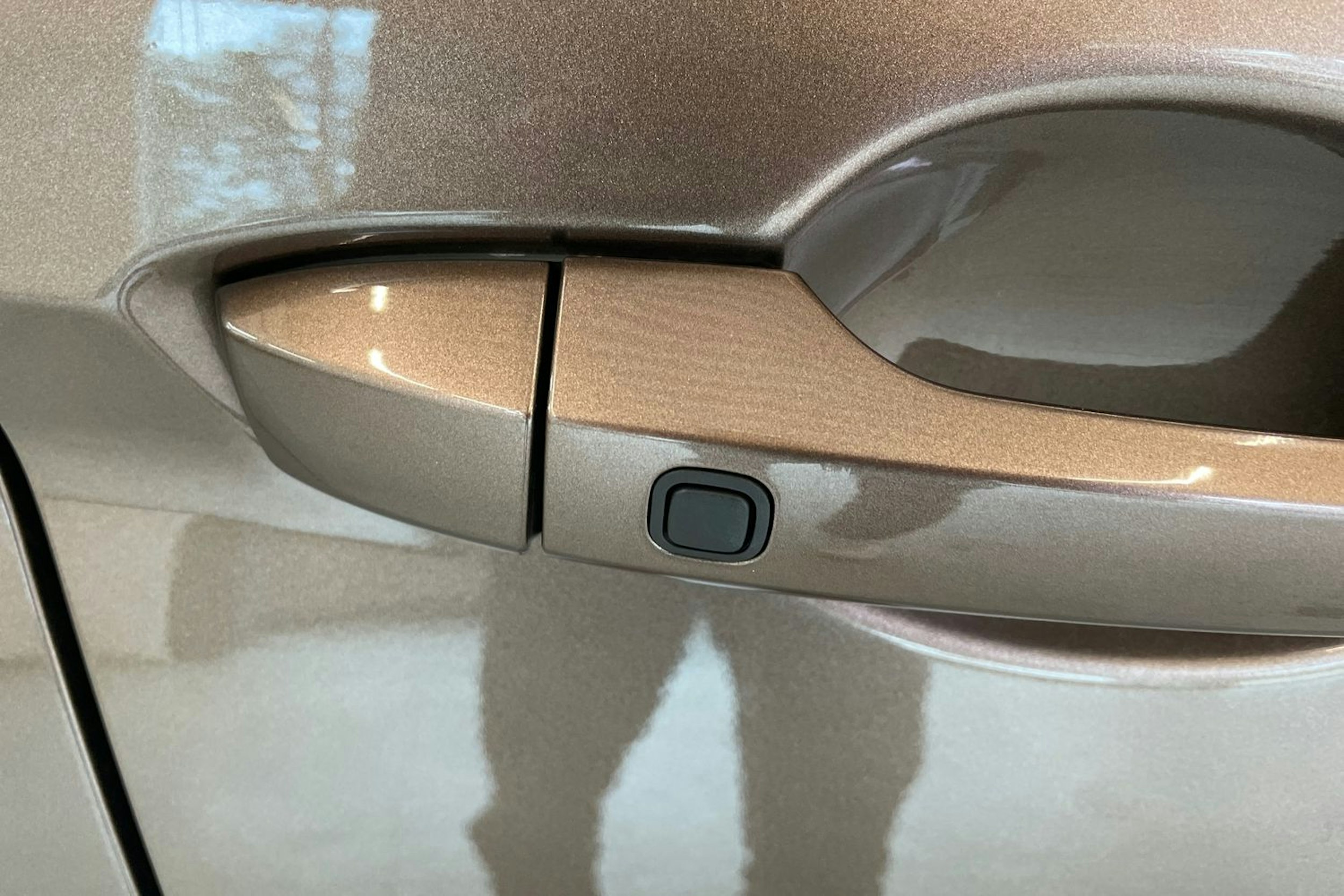 ruskea (beige) Mitsubishi Eclipse 2021 kuva 21.