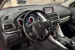 punainen Mitsubishi Eclipse Cross 2018 kuva 3.