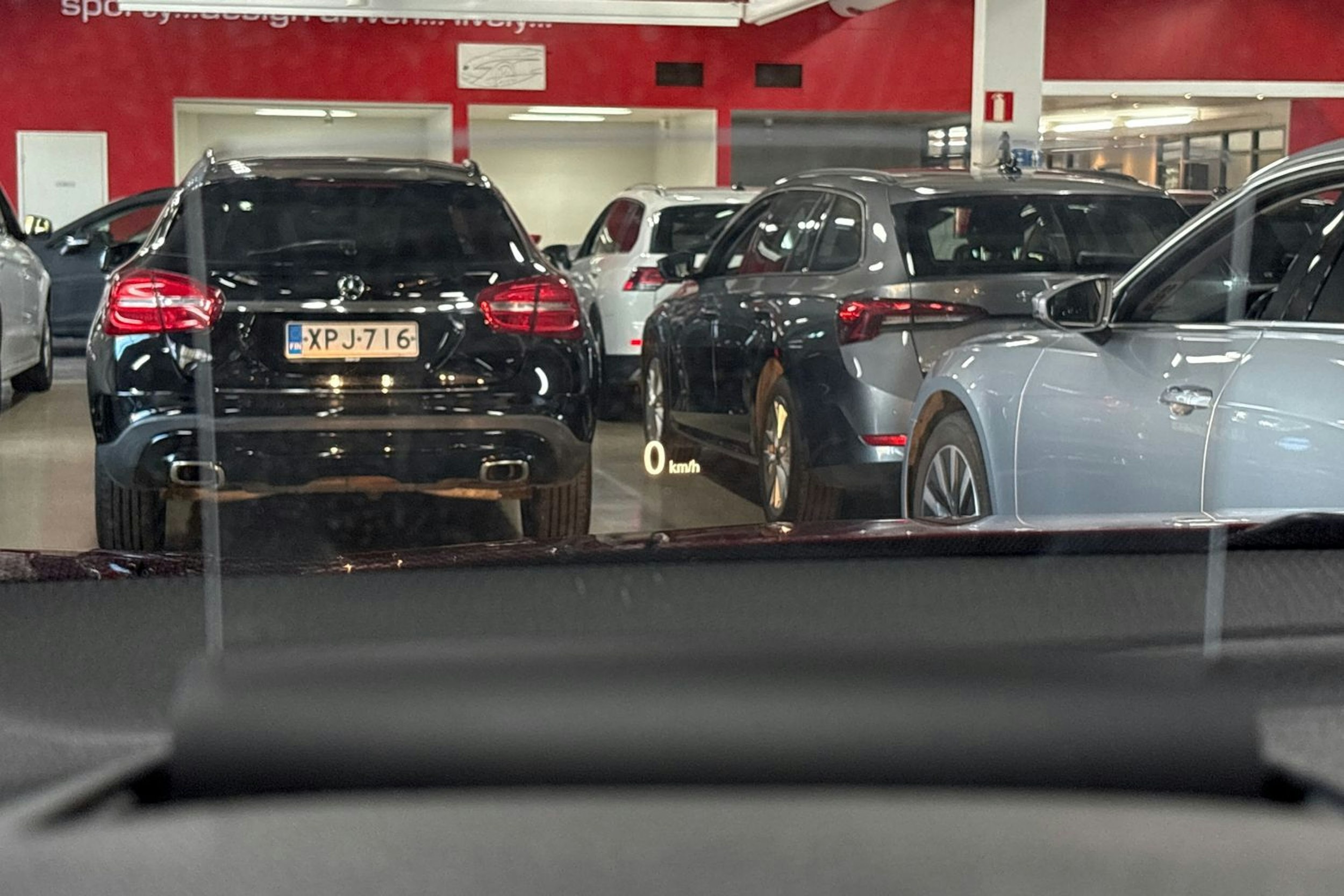 punainen Mitsubishi Eclipse Cross 2018 kuva 18.