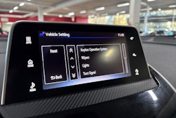 punainen Mitsubishi Eclipse Cross 2018 kuva 21.