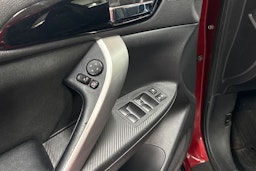 punainen Mitsubishi Eclipse Cross 2018 kuva 27.