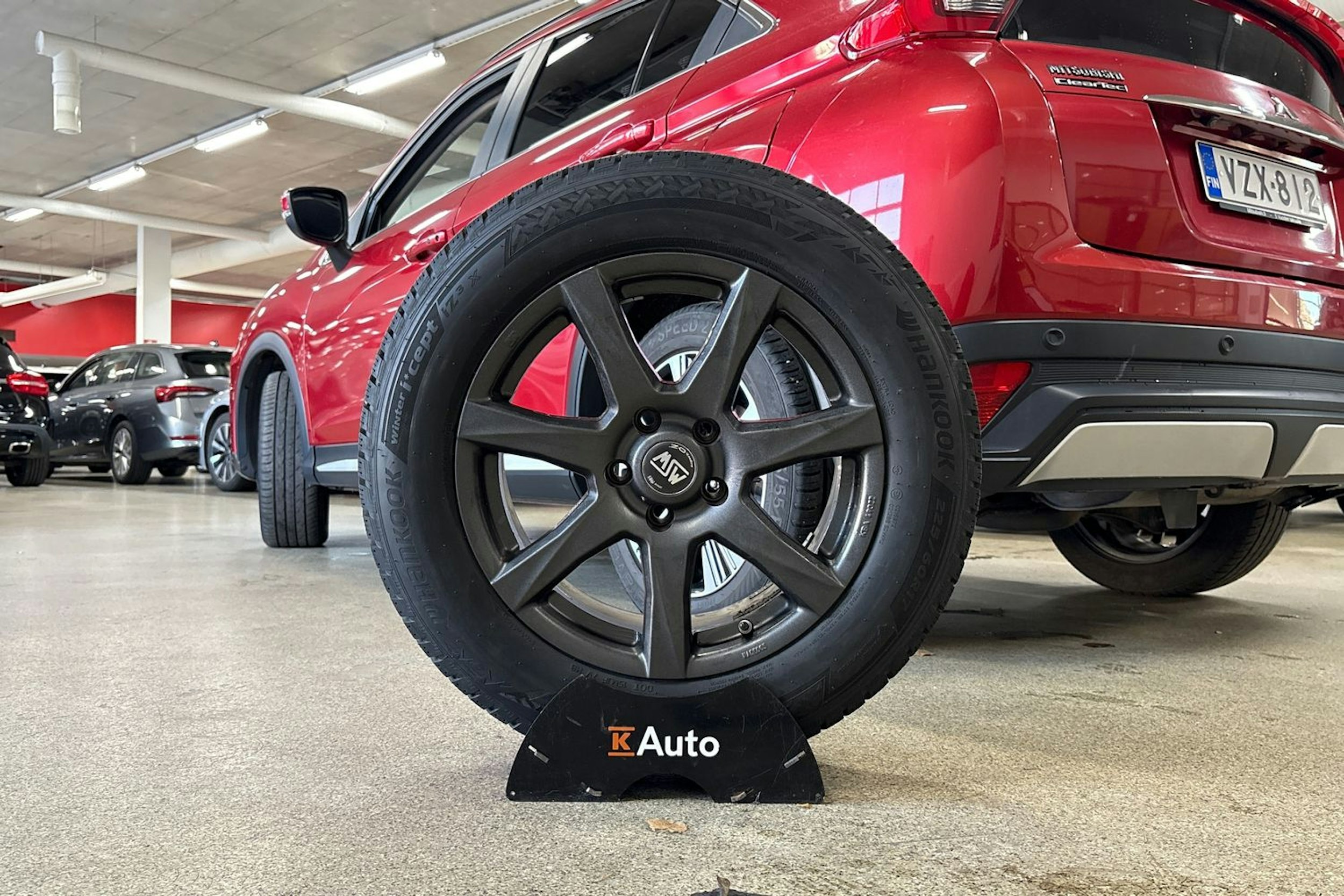 punainen Mitsubishi Eclipse Cross 2018 kuva 31.