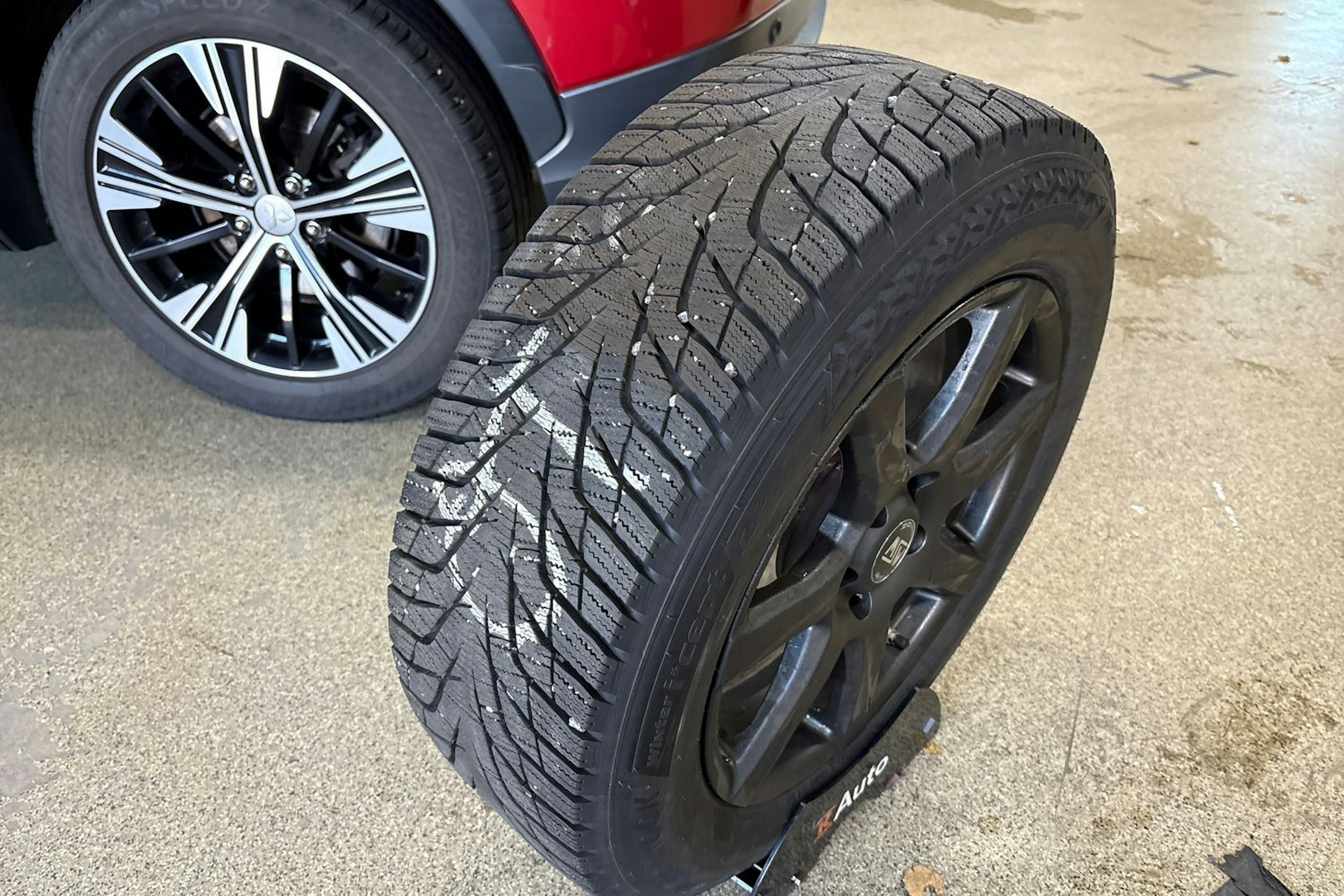 punainen Mitsubishi Eclipse Cross 2018 kuva 32.