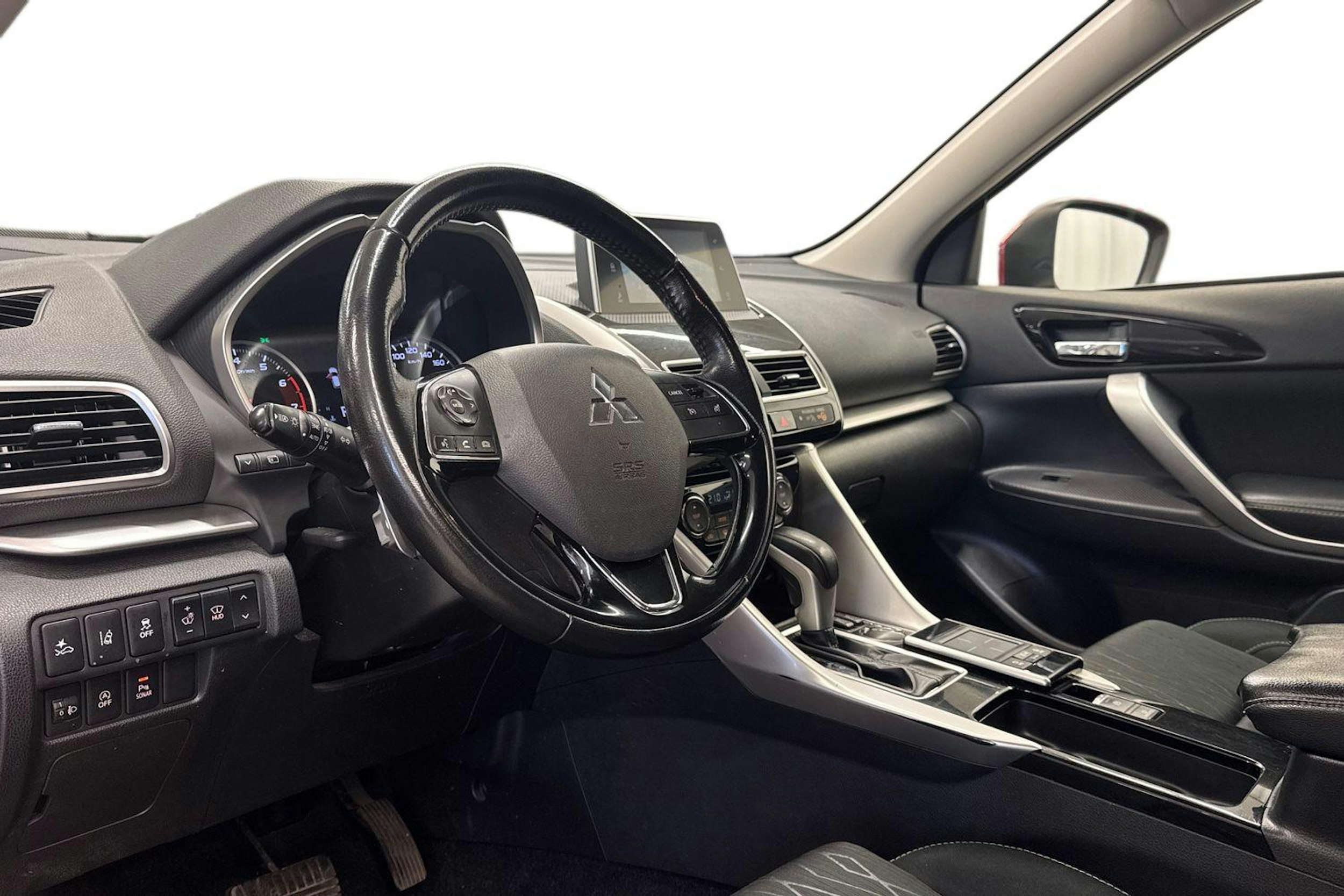 punainen Mitsubishi Eclipse Cross 2019 kuva 7.