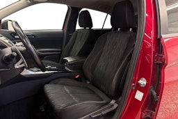 punainen Mitsubishi Eclipse Cross 2019 kuva 11.