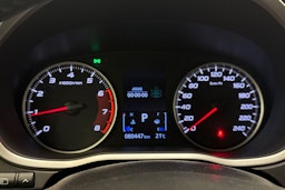 punainen Mitsubishi Eclipse Cross 2019 kuva 17.