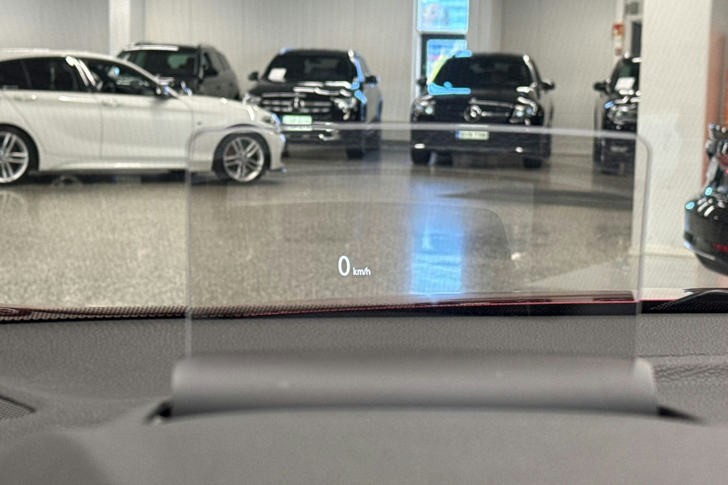 punainen Mitsubishi Eclipse Cross 2019 kuva 18.