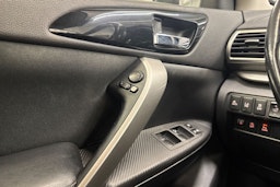 punainen Mitsubishi Eclipse Cross 2019 kuva 19.