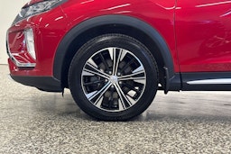 punainen Mitsubishi Eclipse Cross 2019 kuva 34.