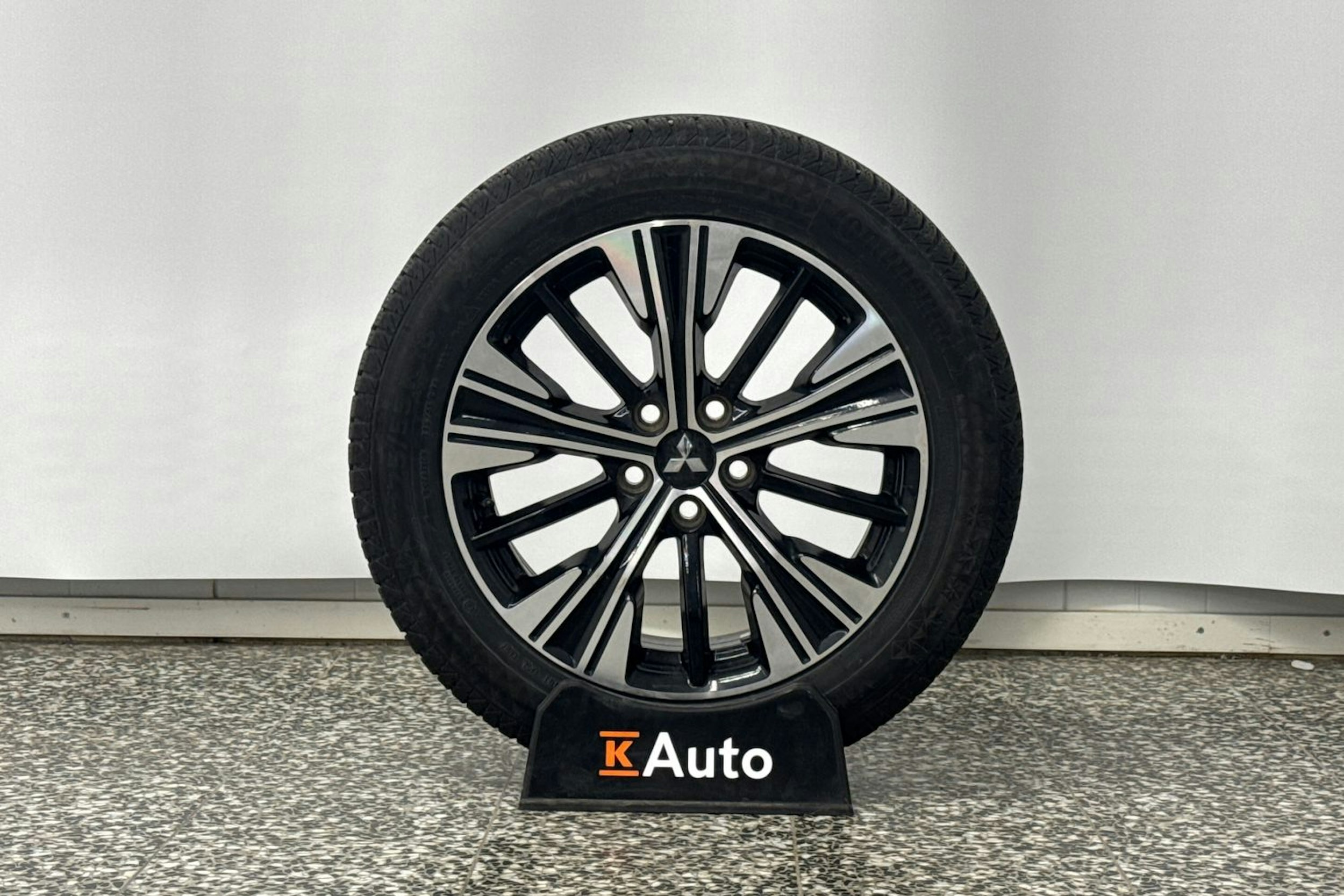 punainen Mitsubishi Eclipse Cross 2019 kuva 36.