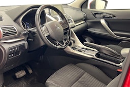 punainen Mitsubishi Eclipse Cross 2019 kuva 7.