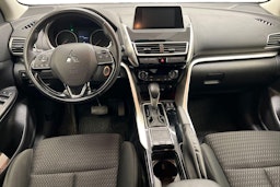 punainen Mitsubishi Eclipse Cross 2019 kuva 9.