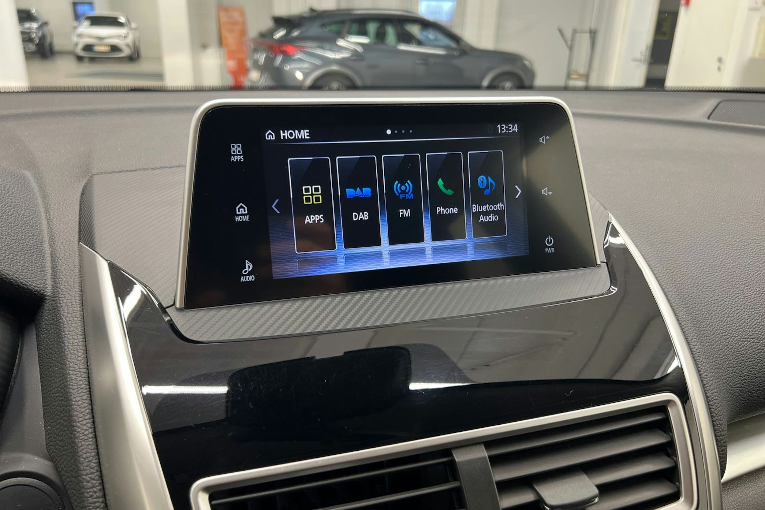 punainen Mitsubishi Eclipse Cross 2019 kuva 21.