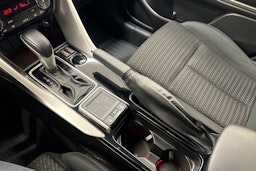 punainen Mitsubishi Eclipse Cross 2019 kuva 24.