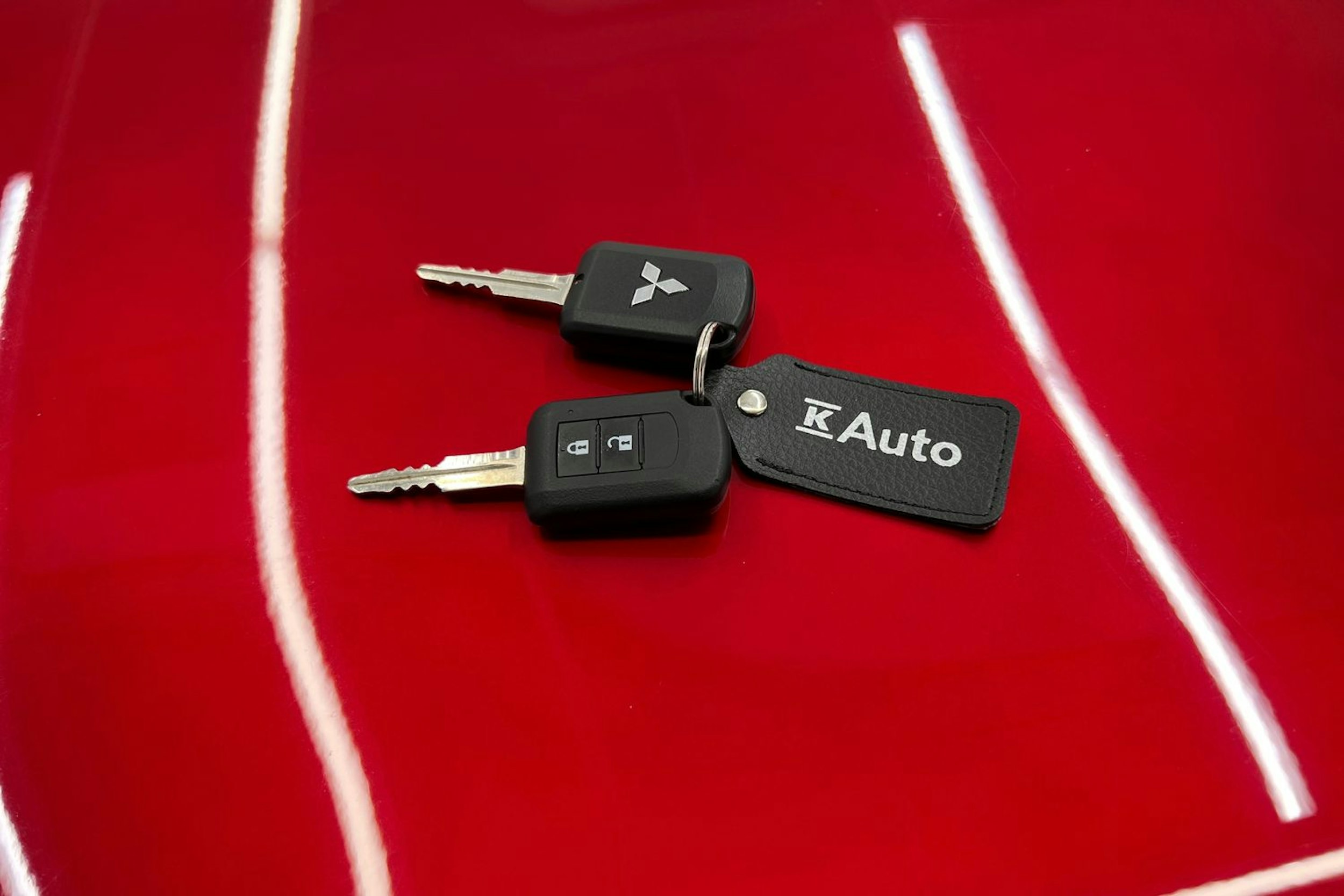 punainen Mitsubishi Eclipse Cross 2019 kuva 26.